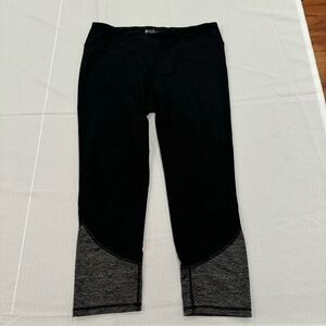 Gaiam Capris performance Leggings Mesh Large